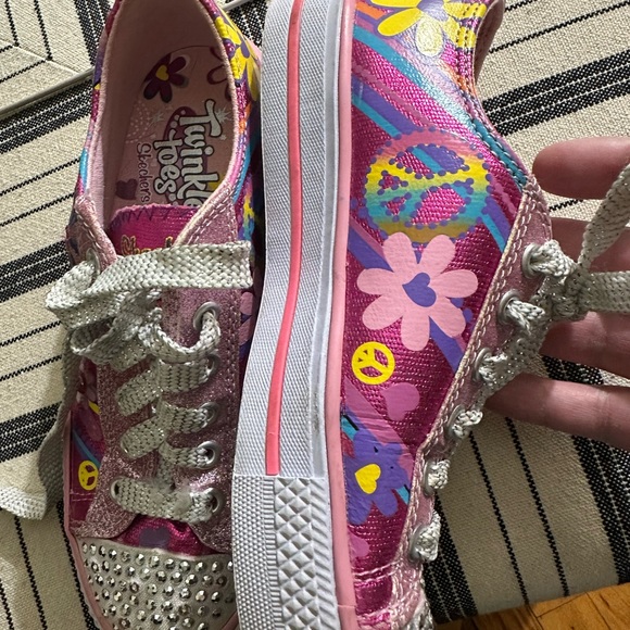 Light up Twinkle toes Sketchers sz-3 kids - Picture 5 of 6